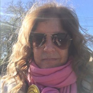 Meet your Posher, Julie